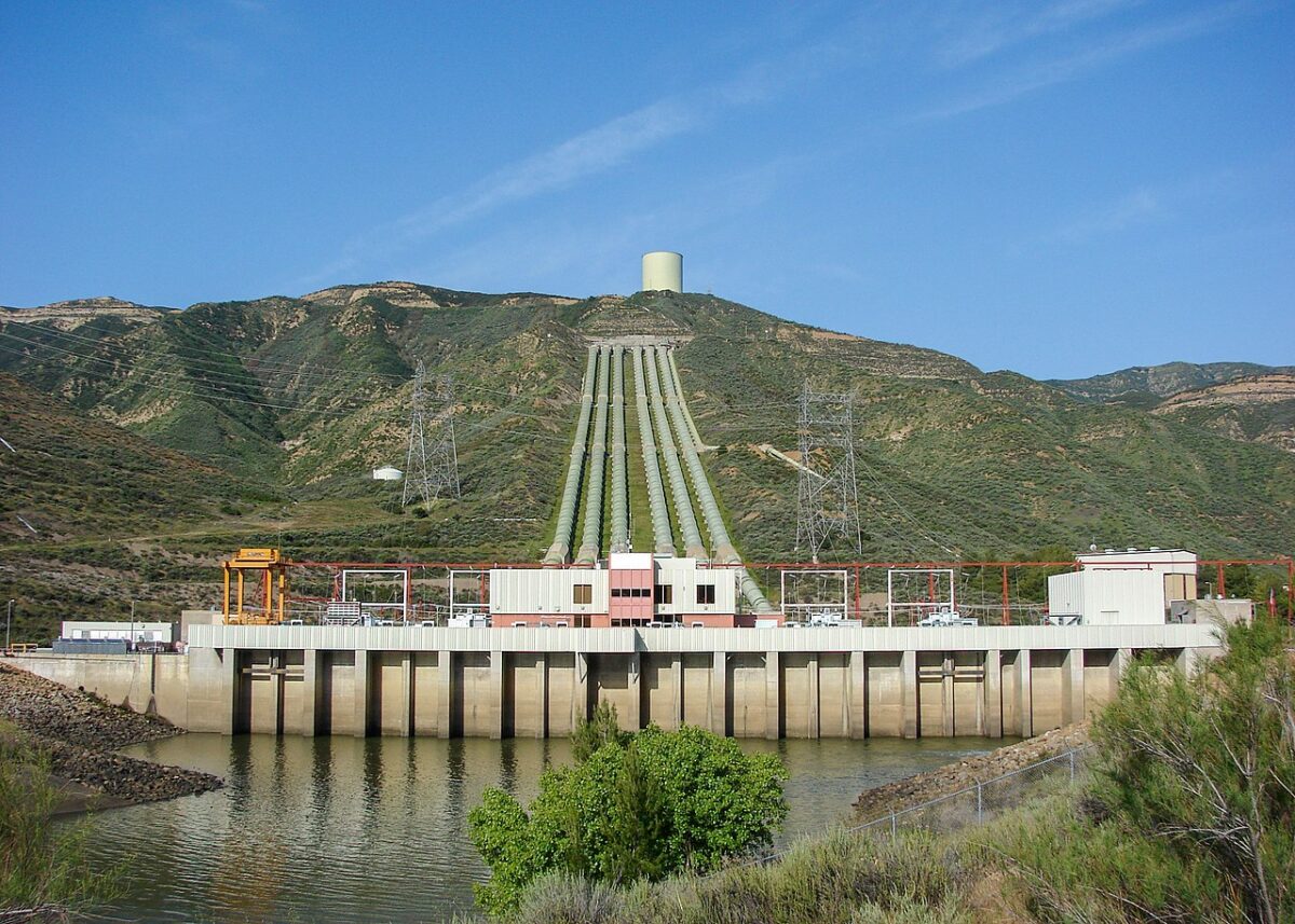   A pumped-hydro power station in Spain  Image: Sirbatch, Wikimedia Commons, CC BY-SA 3.0
